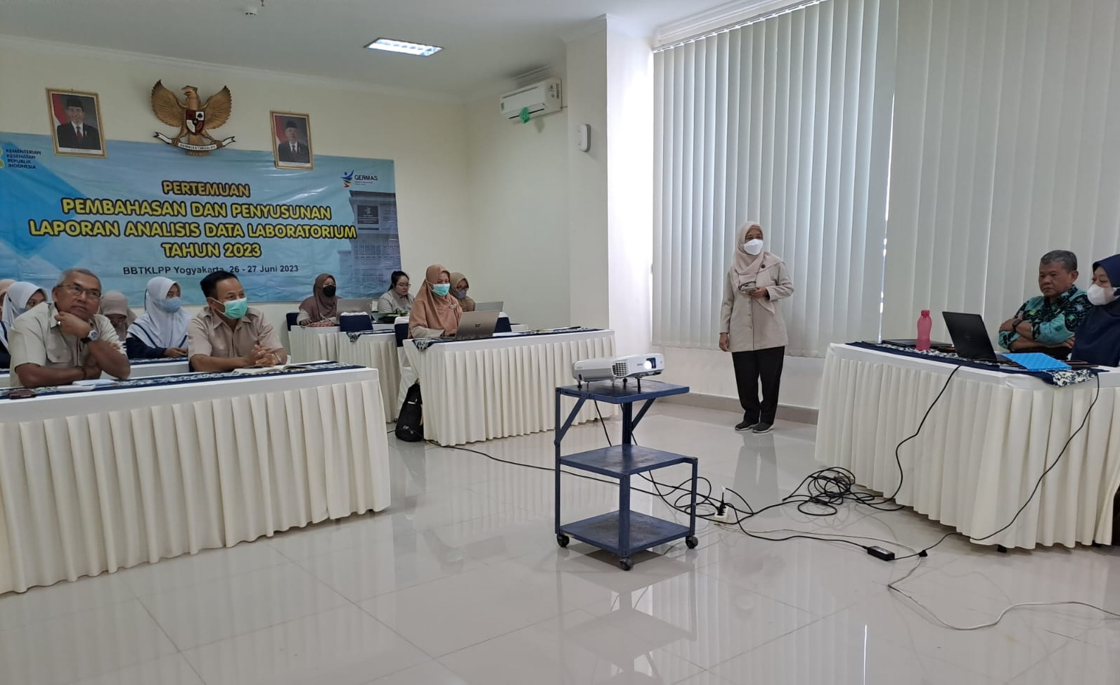 Pertemuan Pembahasan dan Penyusunan Laporan Analisis Data Laboratorium Semester I BBTKLPP Yogyakarta Tahun 2023
